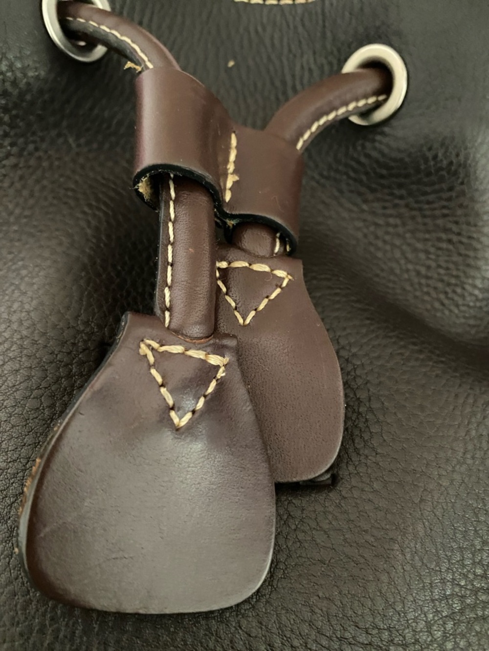 Dooney & Bourke Brown Leather Drawstring Shoulder Bag 🤎🩶 - Picture 13 of 13